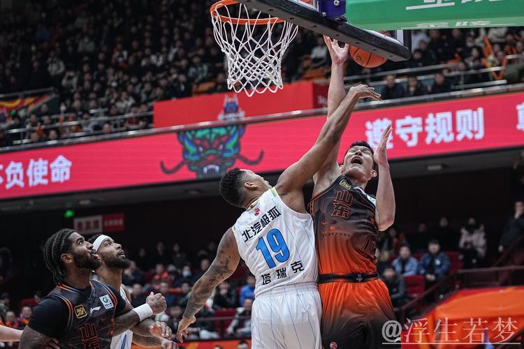 山东险胜北京 完成三分对决 山东险胜北京 完成三分对决